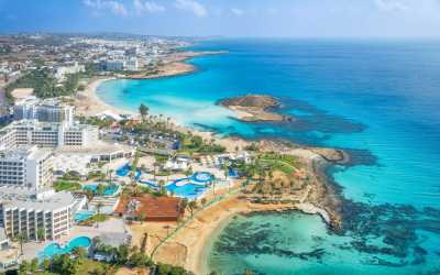 Wycieczka fakultatywna, Z Pafos w kierunku Ayia Napa Marathon z Lefkarą, odrobiną wina i oliwy