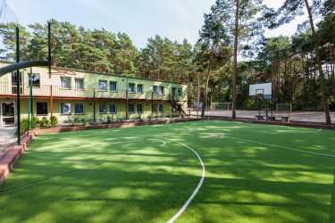 Obóz młodzieżowy, „FABRYKA ATRAKCJI”: Laser Tag, Wojskowy Biwak, Park Linowy, Sport, Integracja, Chill out. Ośrodek z basenem letnim. Kolonia 8-12 lat i obóz 13-16 lat